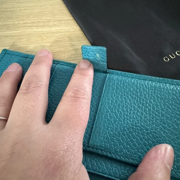 Gucci Beige and Teal Signature Wallet - Picture 8 of 15